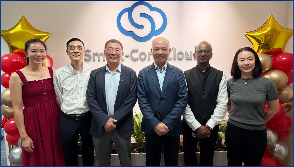 Group photo SMART-CORE CLOUD Singapore office opening